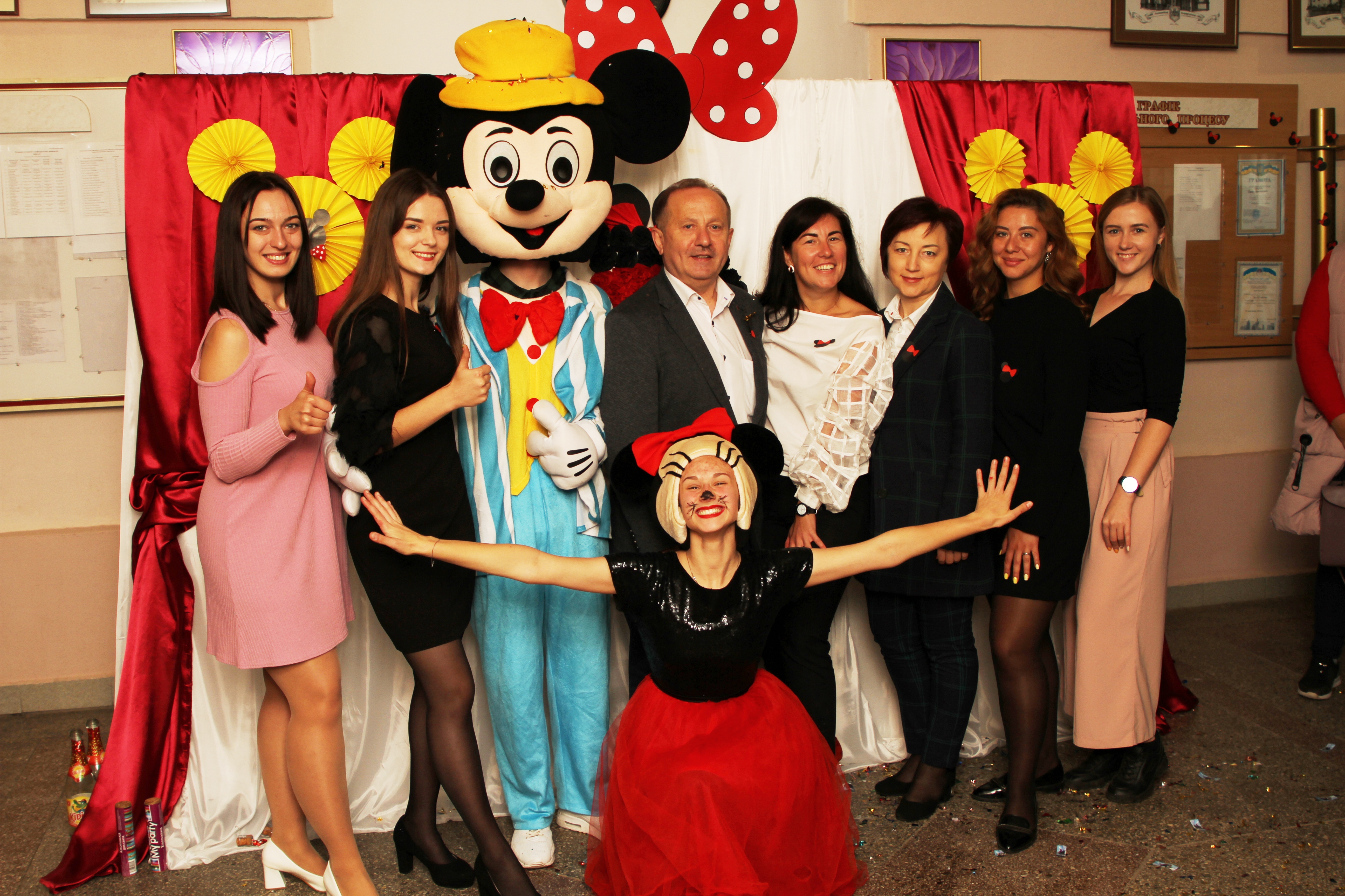 казкові герої в гостях